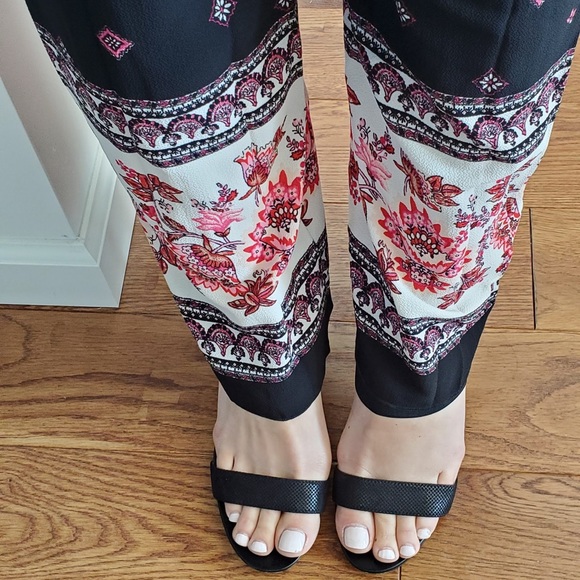 Cold shoulder floral jumpsuit - Picture 4 of 7